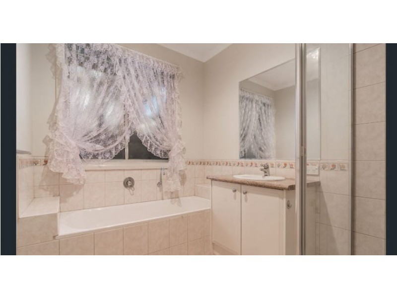 2/7 Leo Close, Wantirna South VIC 3152