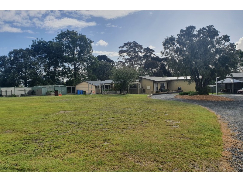 11-13 Glenwood Road, Narre Warren North VIC 3804