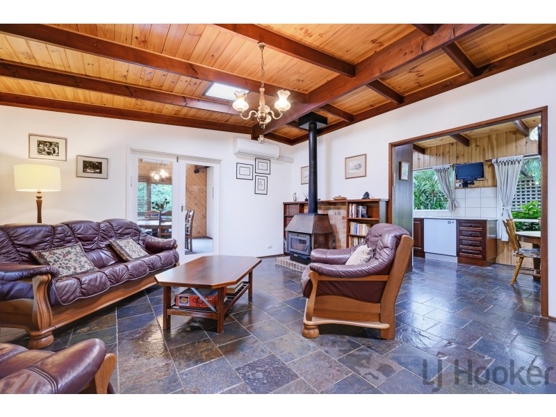 10 Ross Avenue, The Basin VIC 3154