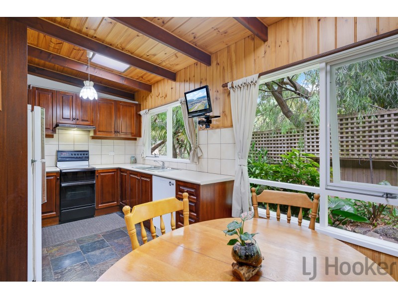 10 Ross Avenue, The Basin VIC 3154