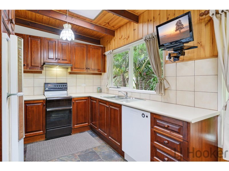 10 Ross Avenue, The Basin VIC 3154