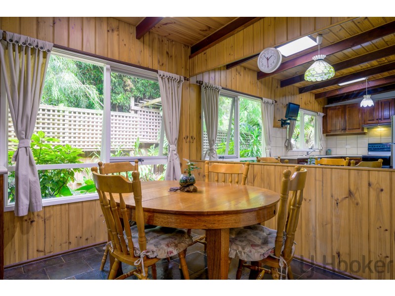 10 Ross Avenue, The Basin VIC 3154