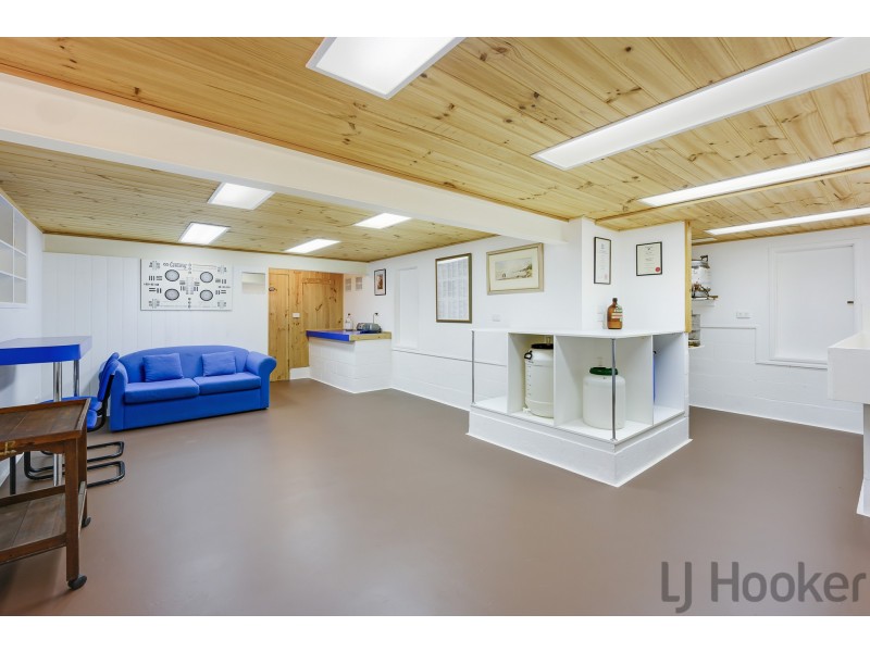 10 Ross Avenue, The Basin VIC 3154