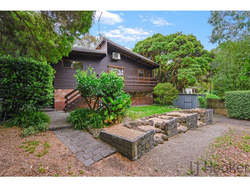 10 Ross Avenue, The Basin VIC 3154