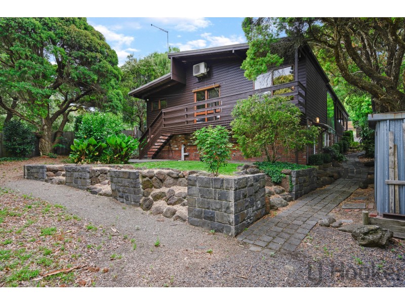 10 Ross Avenue, The Basin VIC 3154