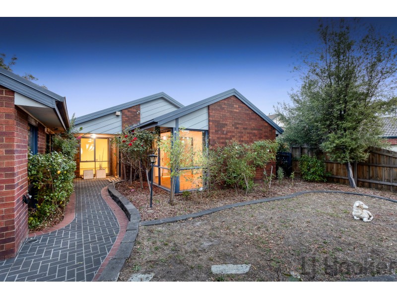 6 The Fairway, Rowville VIC 3178