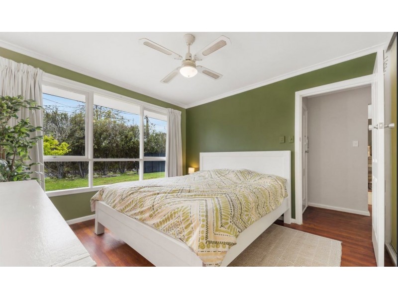54 Johnson Drive, Ferntree Gully VIC 3156