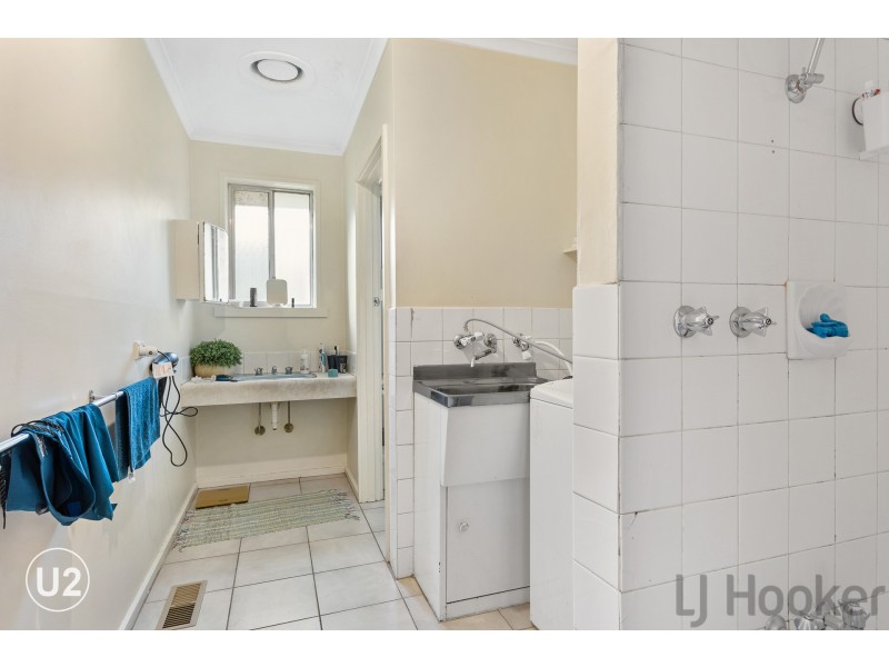 1 & 2/19 Railway Parade, Bayswater VIC 3153