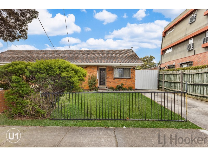 1 & 2/19 Railway Parade, Bayswater VIC 3153