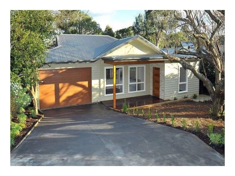 10 Clifford Grove, Tecoma VIC 3160