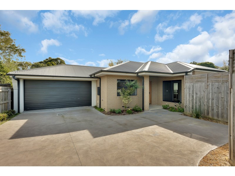 15a Hutton Avenue, Ferntree Gully VIC 3156