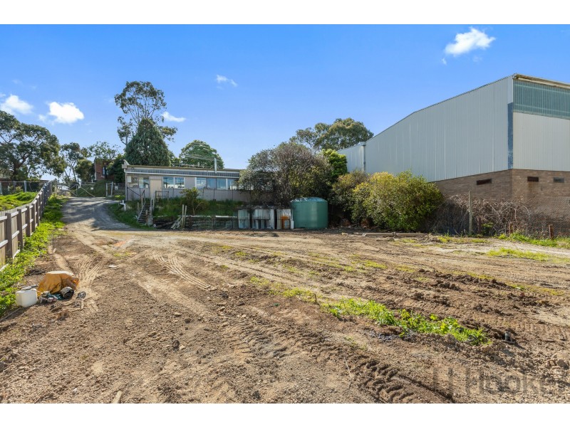 37 Kevin Avenue, Ferntree Gully VIC 3156