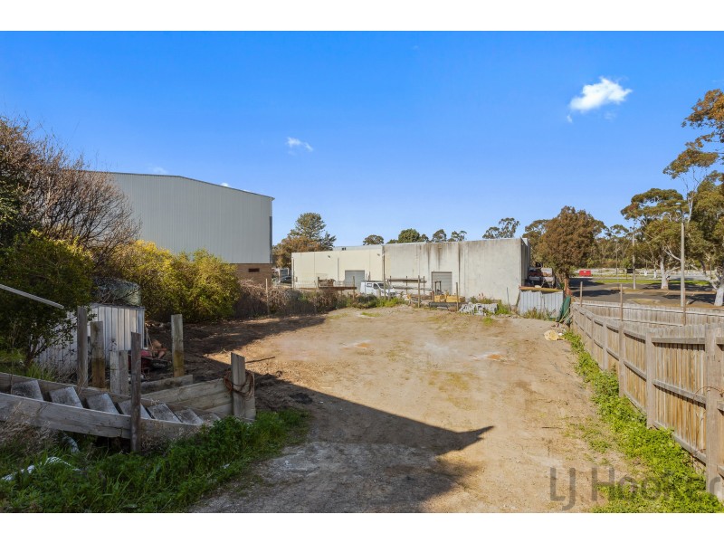 37 Kevin Avenue, Ferntree Gully VIC 3156