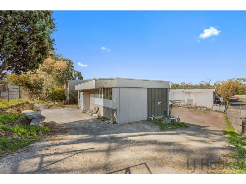 37 Kevin Avenue, Ferntree Gully VIC 3156