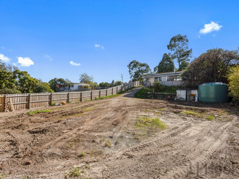 37 Kevin Avenue, Ferntree Gully VIC 3156