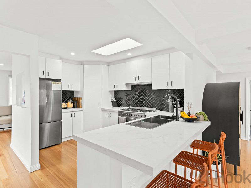 22 Mirang Avenue, Croydon VIC 3136