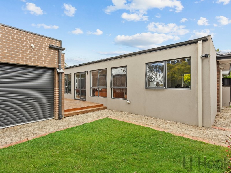 22 Mirang Avenue, Croydon VIC 3136