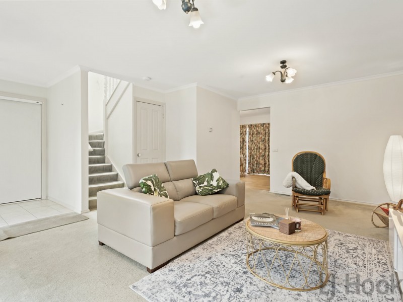 2/1-3 Shannon Avenue, Ferntree Gully VIC 3156