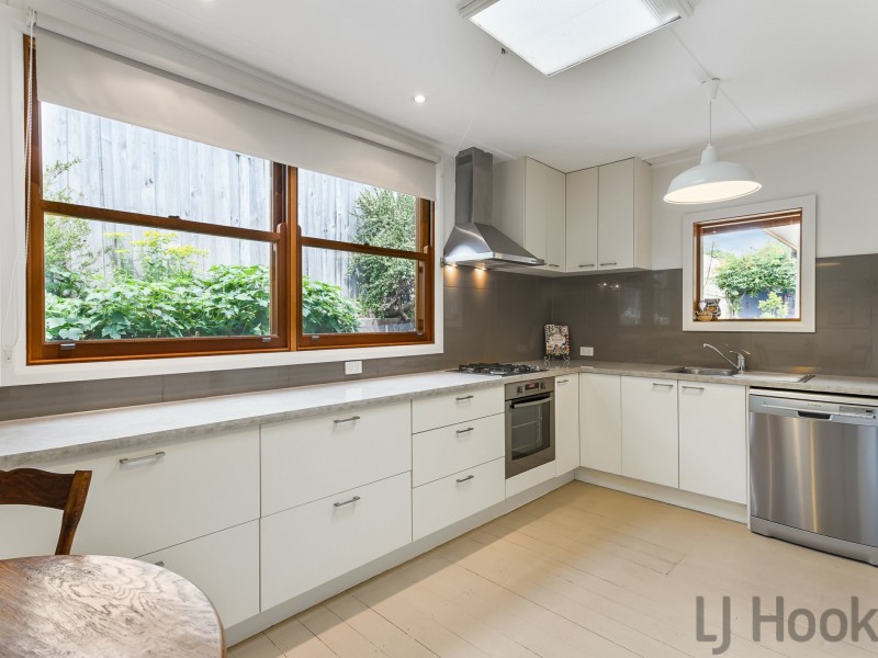 6 View Road, The Basin VIC 3154