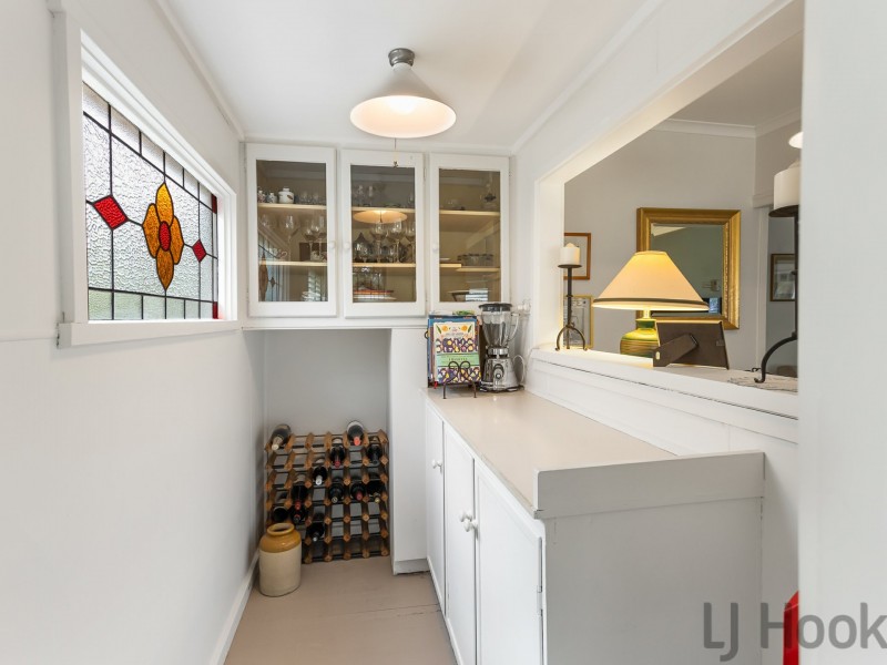 6 View Road, The Basin VIC 3154