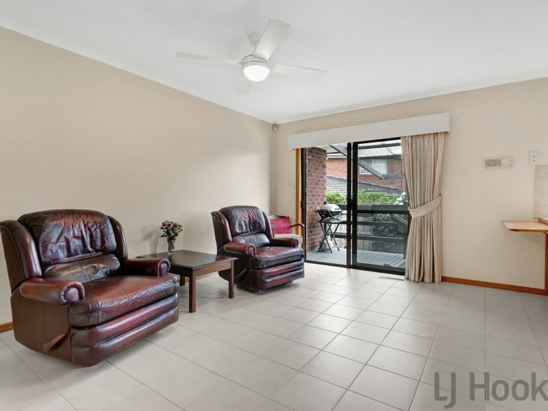 2/71 Essex Road, Mount Waverley VIC 3149