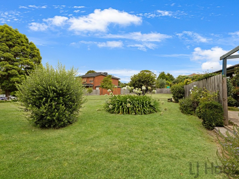 2/71 Essex Road, Mount Waverley VIC 3149