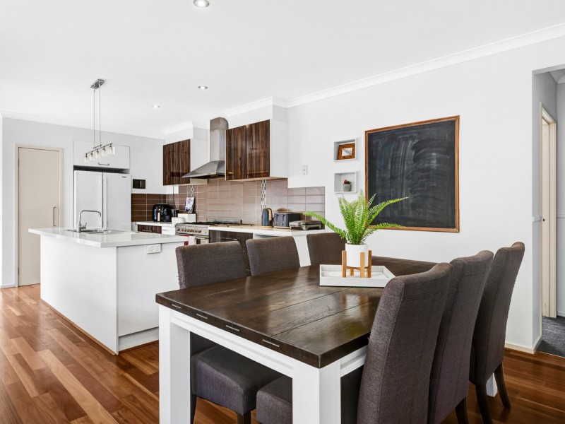 7 Moss Street, Cranbourne North VIC 3977