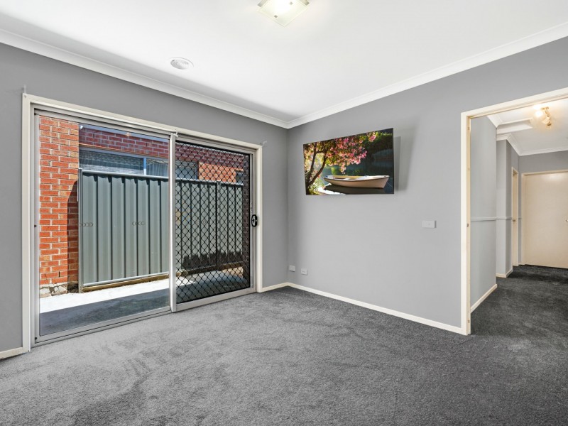 7 Moss Street, Cranbourne North VIC 3977