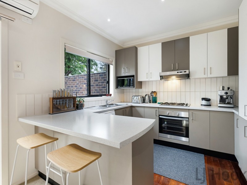 2/1 Carnarvon Avenue, The Basin VIC 3154