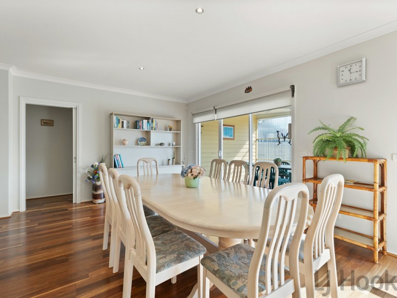 2/27 Cypress Avenue, Boronia VIC 3155