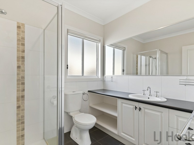 2/27 Cypress Avenue, Boronia VIC 3155