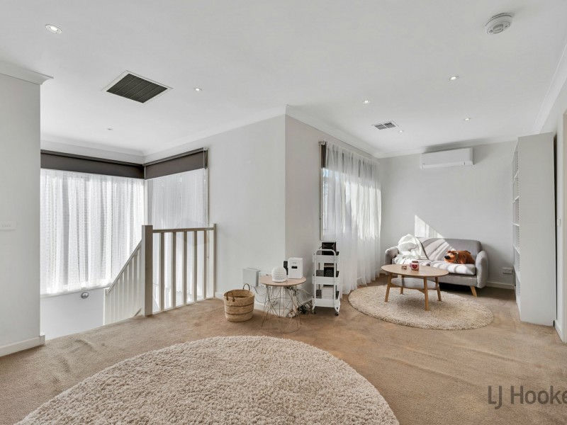 2/55 Sunningdale Crescent, Cranbourne VIC 3977