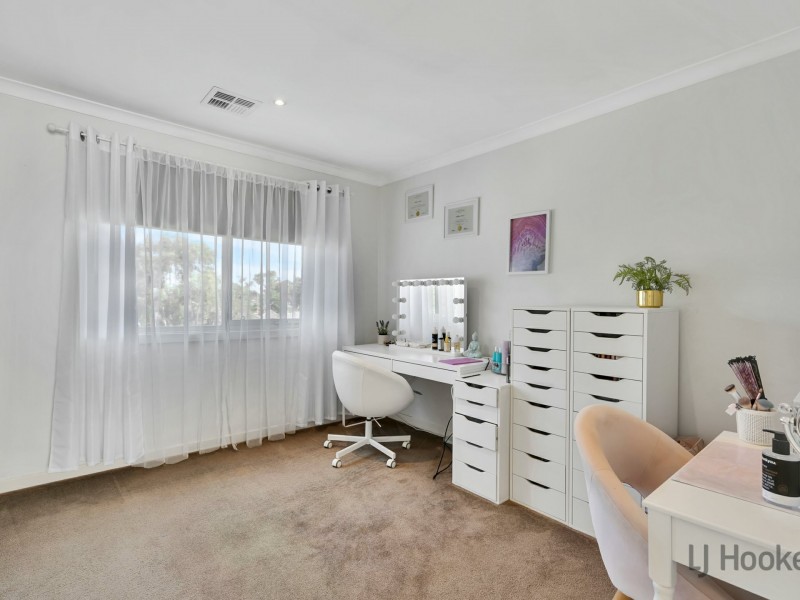 2/55 Sunningdale Crescent, Cranbourne VIC 3977