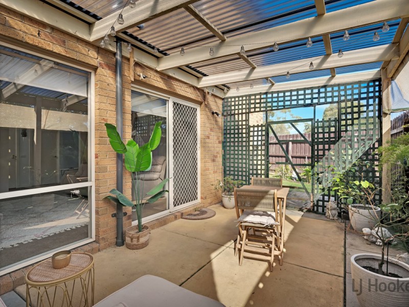 2/55 Sunningdale Crescent, Cranbourne VIC 3977