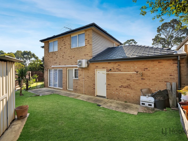 2/55 Sunningdale Crescent, Cranbourne VIC 3977
