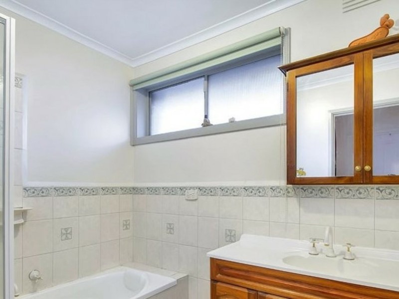 60 Sinclair Road, Bayswater VIC 3153