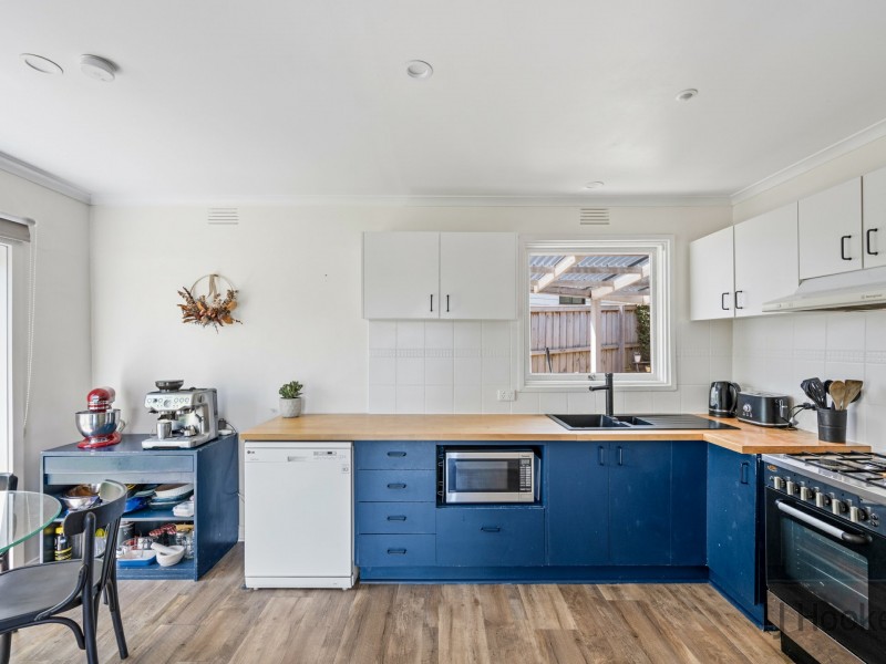 17 Weyburn Road, Boronia VIC 3155