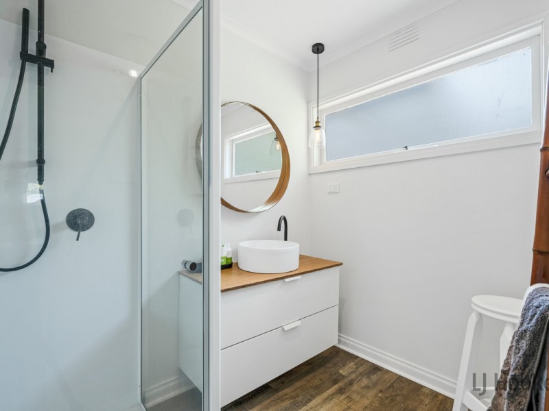 17 Weyburn Road, Boronia VIC 3155