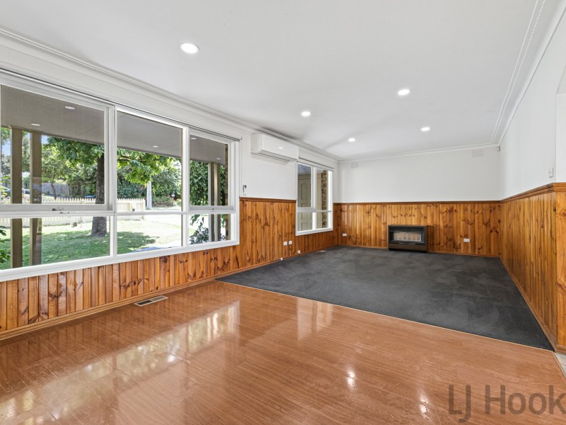 16 Yarran Grove, Bayswater VIC 3153