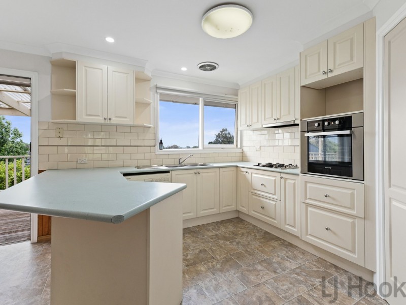 16 Yarran Grove, Bayswater VIC 3153