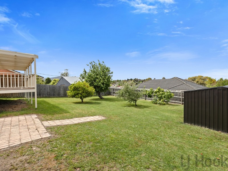 16 Yarran Grove, Bayswater VIC 3153