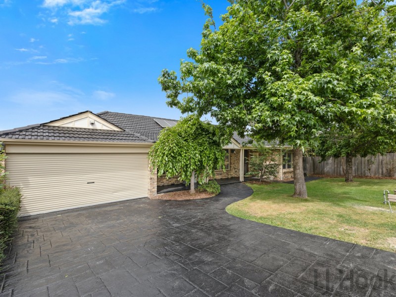 16 Yarran Grove, Bayswater VIC 3153