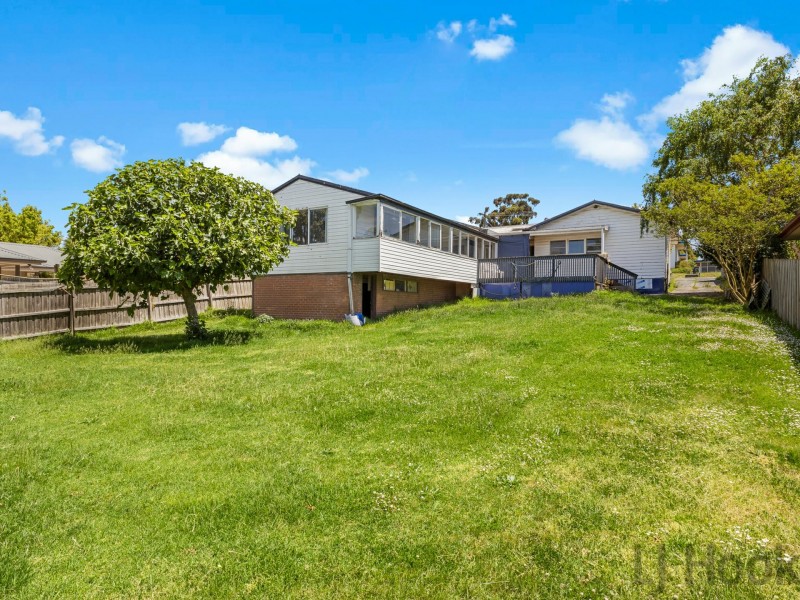 9 Stradbroke Road, Boronia VIC 3155
