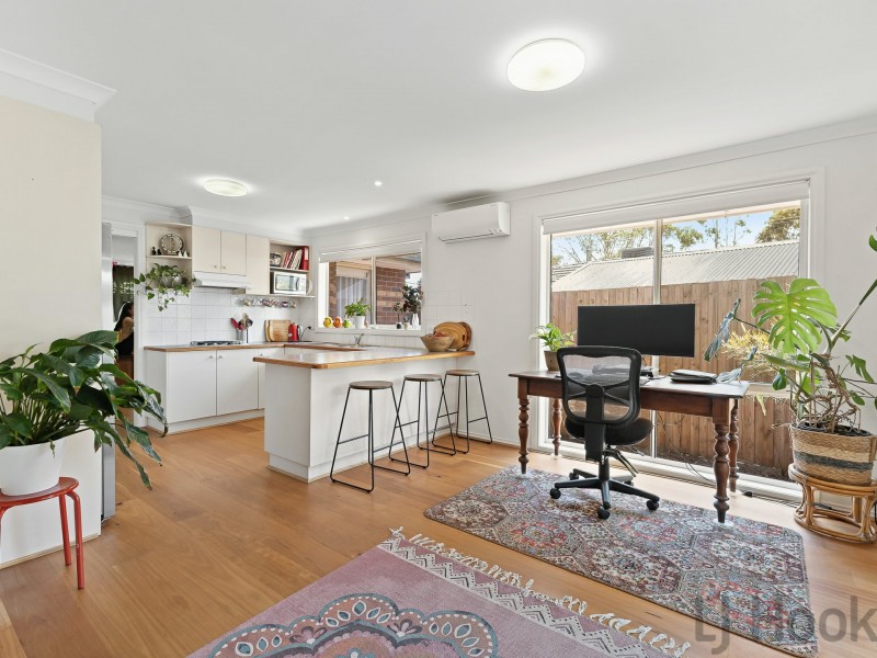 1 Mackenzie Court, Croydon South VIC 3136