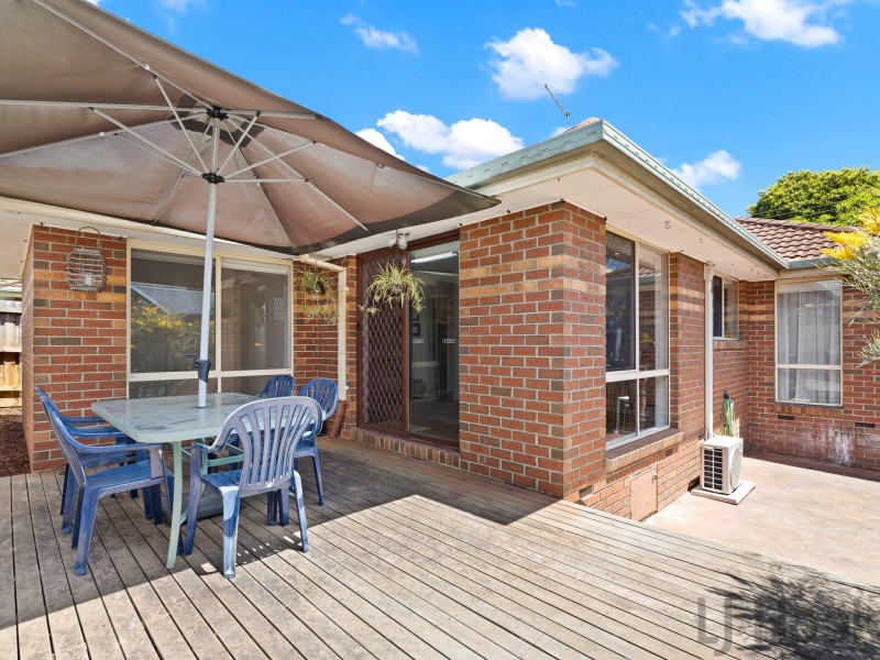 1 Mackenzie Court, Croydon South VIC 3136
