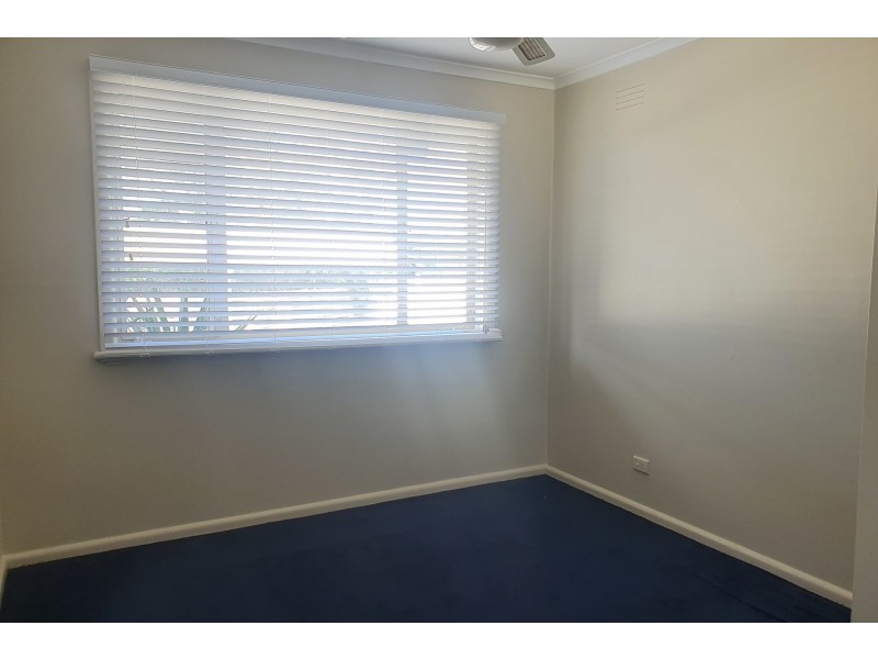 8B Anne Road, Knoxfield VIC 3180