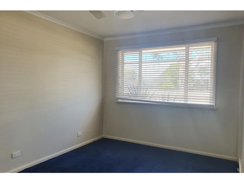 8B Anne Road, Knoxfield VIC 3180