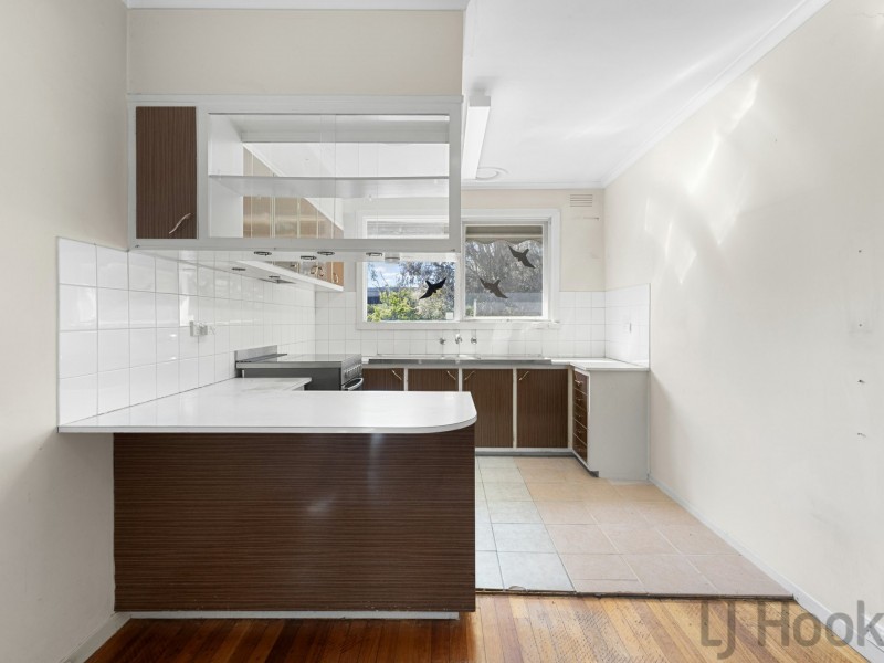 15 Enfield Drive, Bayswater VIC 3153