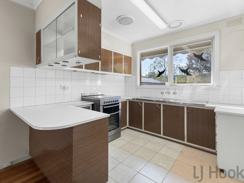 15 Enfield Drive, Bayswater VIC 3153