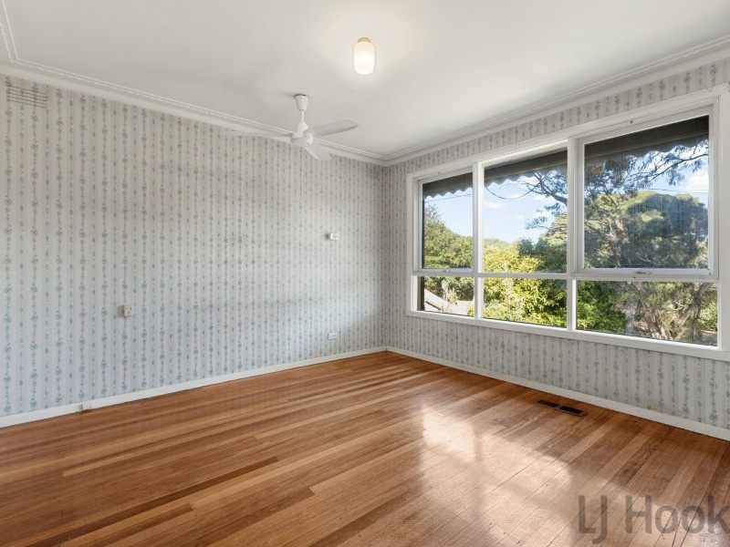 15 Enfield Drive, Bayswater VIC 3153